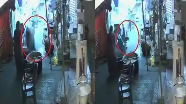 Tragedy strikes during Vinayaka Chavithi celebrations in Vijayawada...Woman dies after falling into hot sambar..
