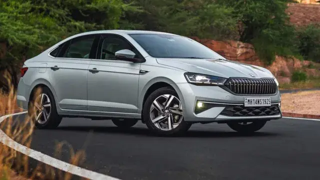 Skoda Slavia facelift for Rs. 9.99 lakhs.. new gearbox, amazing features!
