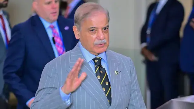 IMF provides huge relief to Pakistan.. 1.21 billion dollars in funds!