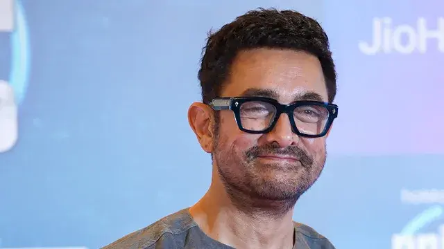 Aamir Khan's silence on Sanjay Dutt's comments... is a gesture of shrugging off the situation!
