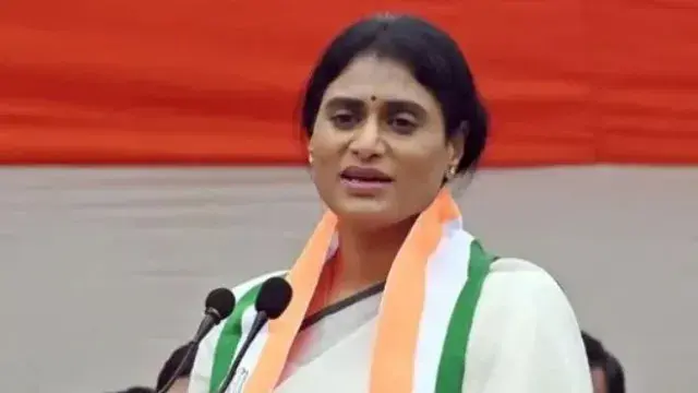 Tension in Vijayawada.. Police put Sharmila under house arrest