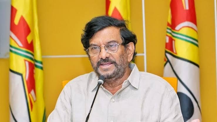 Jagan is a 'rare piece'.. should stay away from politics until the cases are resolved: Somi Reddy