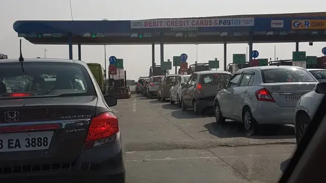Dussehra rush Traffic jam for kilometers on Vijayawada highway