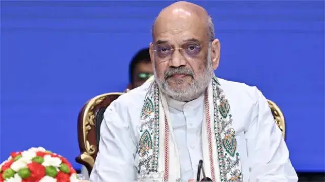 Amit Shah slams AAP government.. Decision to meet families of deceased