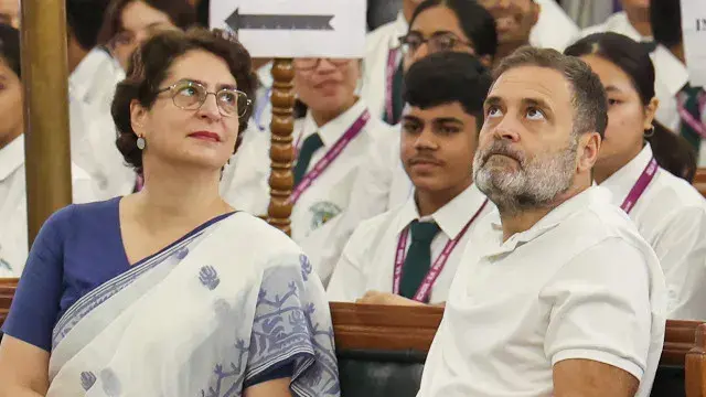 Priyanka vs Rahul in Congress.. BJP's sensational allegations